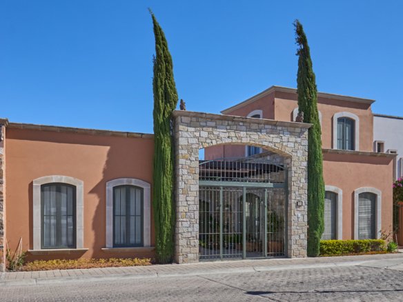 Casa Lucia 1 - Inside San Miguel