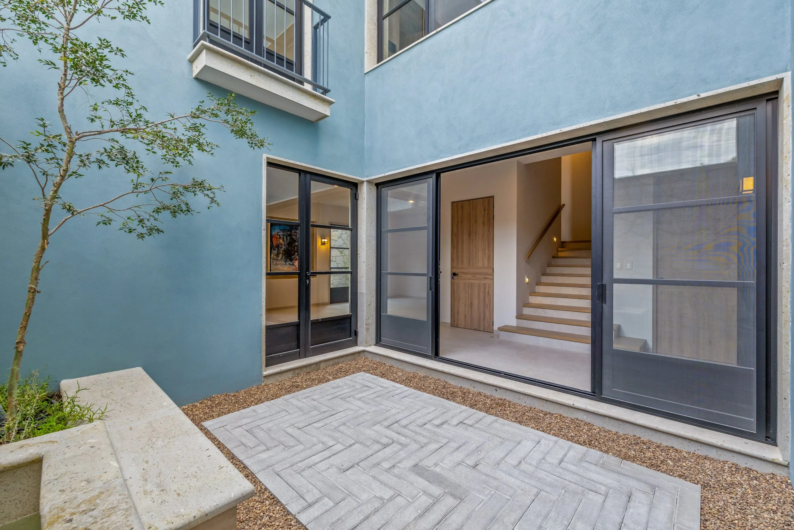 La Aurora Townhouse Blue
