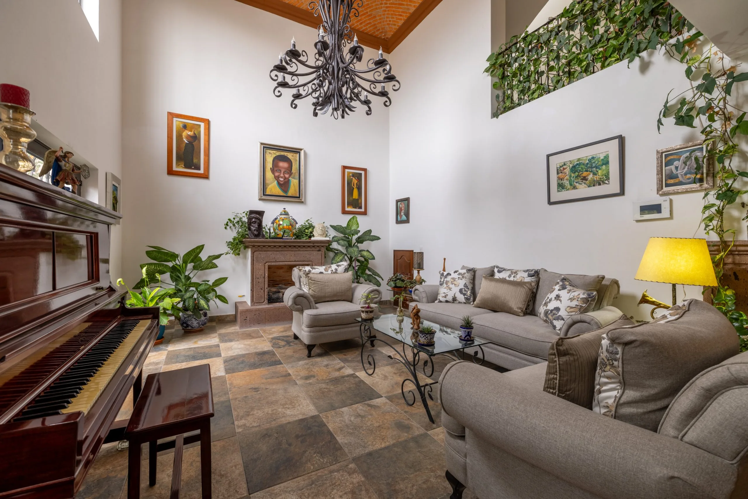 Casa Bugambilia