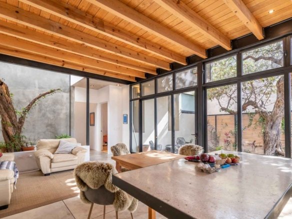 vista desde la cocina casa moderna de diseñador en san miguel de allende guanajutao