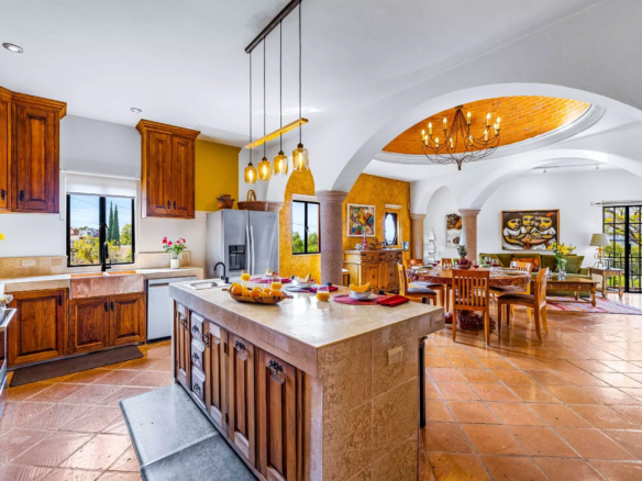 cocina colonial moderna en san miguel de allende