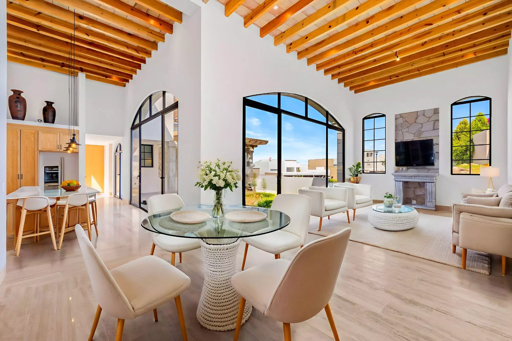 casa moderna en san migue de allende, con mucha luz