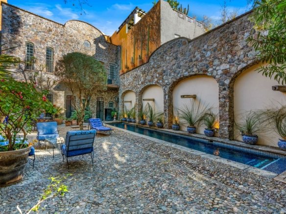 casa estilo colonial en el centro de san miguel de allende