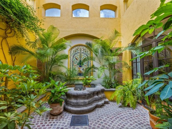 fuente interior villa san miguel de allende