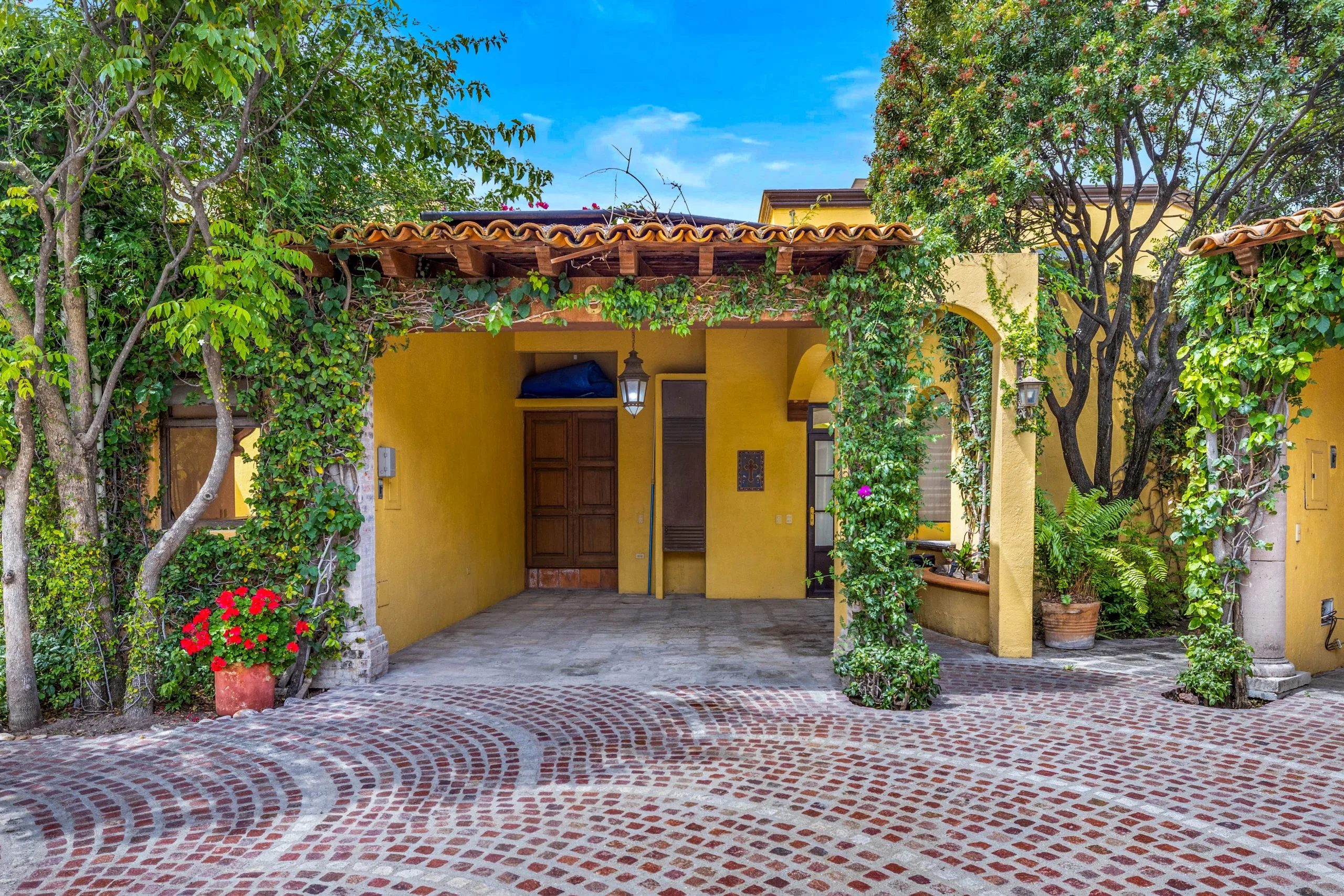 Allende Village, Villa #6